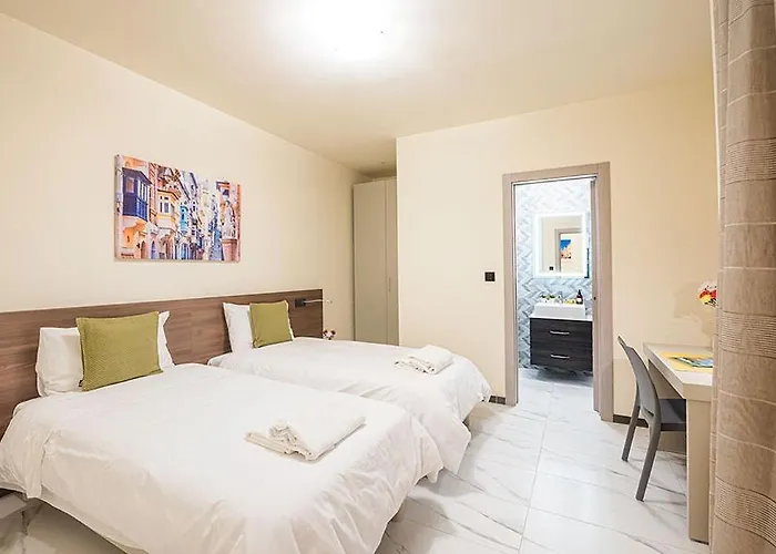 Atlantis Holiday Suites